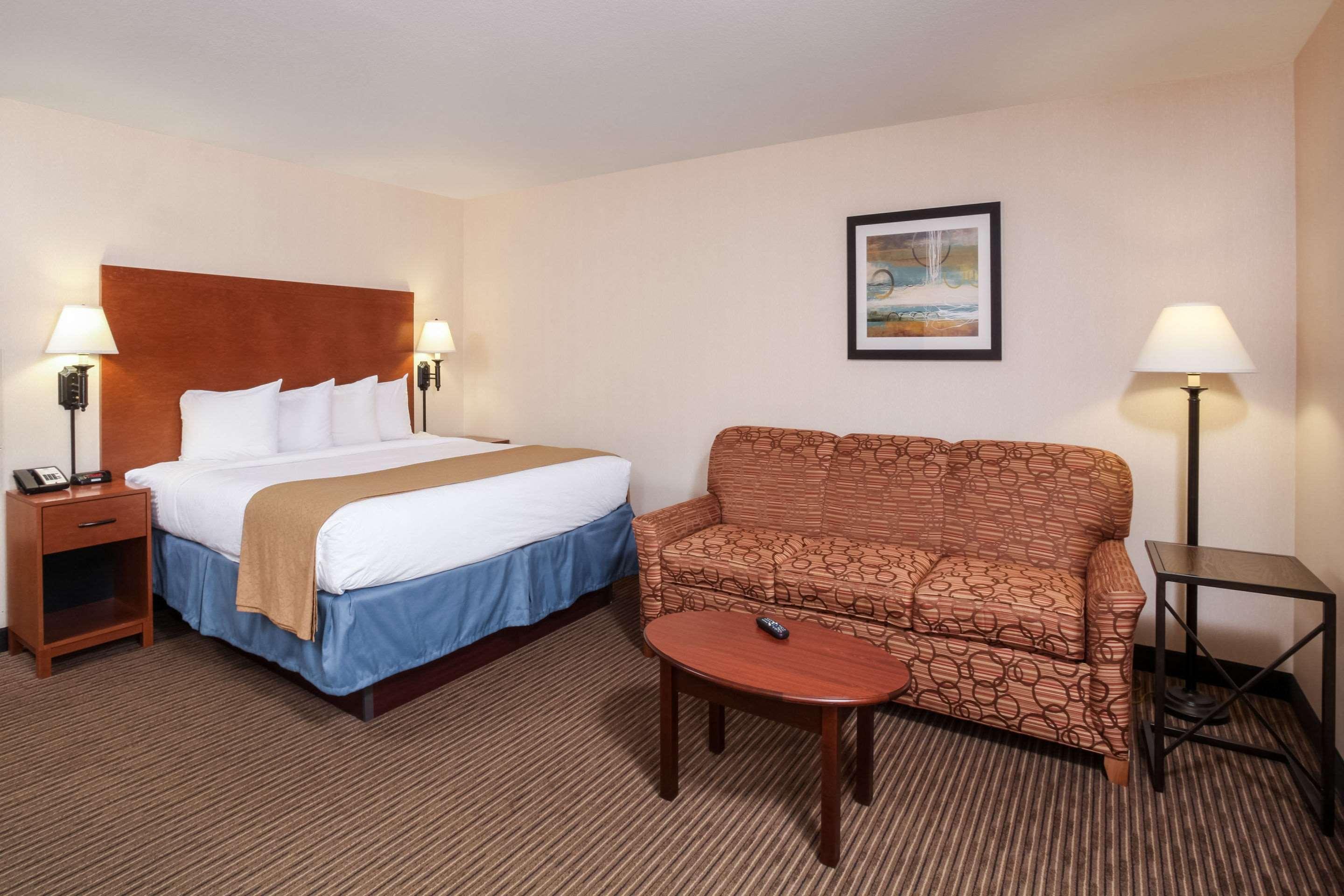 Quality Inn Oakwood Fairwood Εξωτερικό φωτογραφία